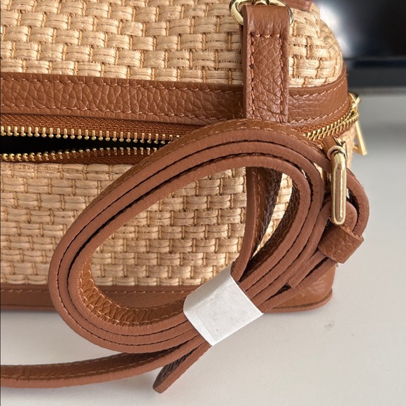 Cheval Firenze Raffia and Leather Tan Woven Handbag! Gorgeous - Picture 16 of 16
